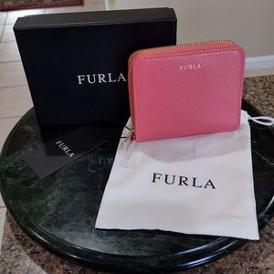 NWT Furla  Wallet zip around leather